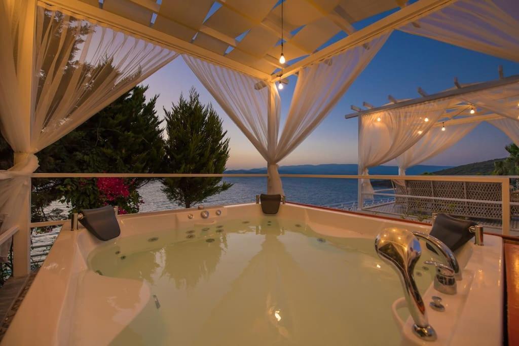 Beach Front Super Villa Boss 2 Bodrum Bagian luar foto
