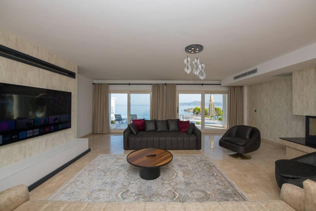 Beach Front Super Villa Boss 2 Bodrum Bagian luar foto