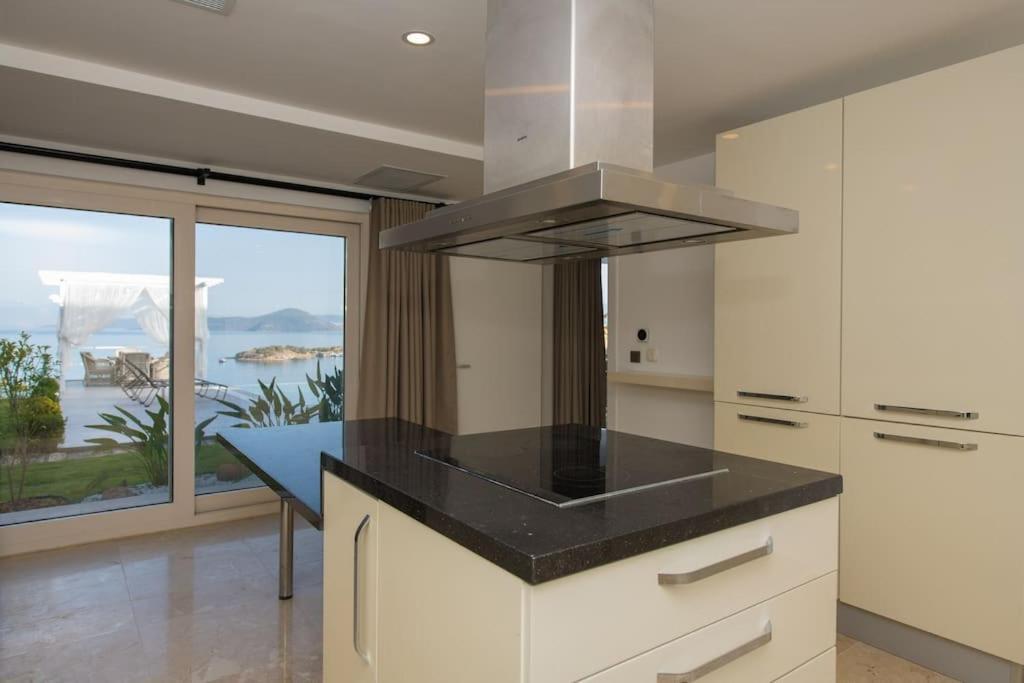 Beach Front Super Villa Boss 2 Bodrum Bagian luar foto